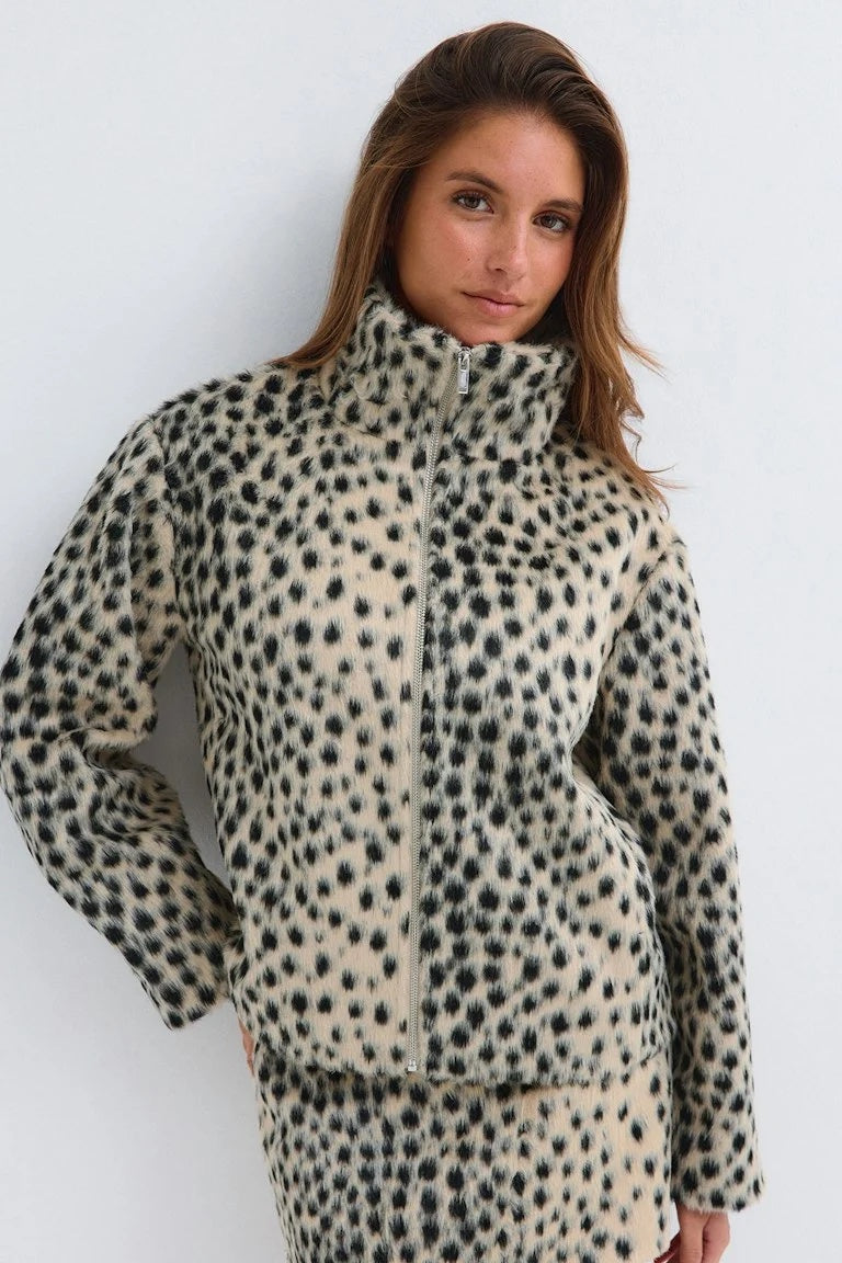 BELORA Diane faux fur jacket front