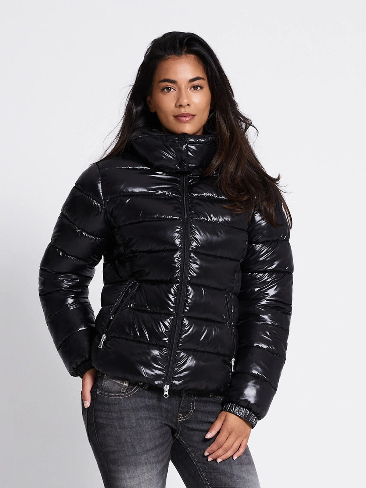 BELORA Emma cropped puffer jacket in black